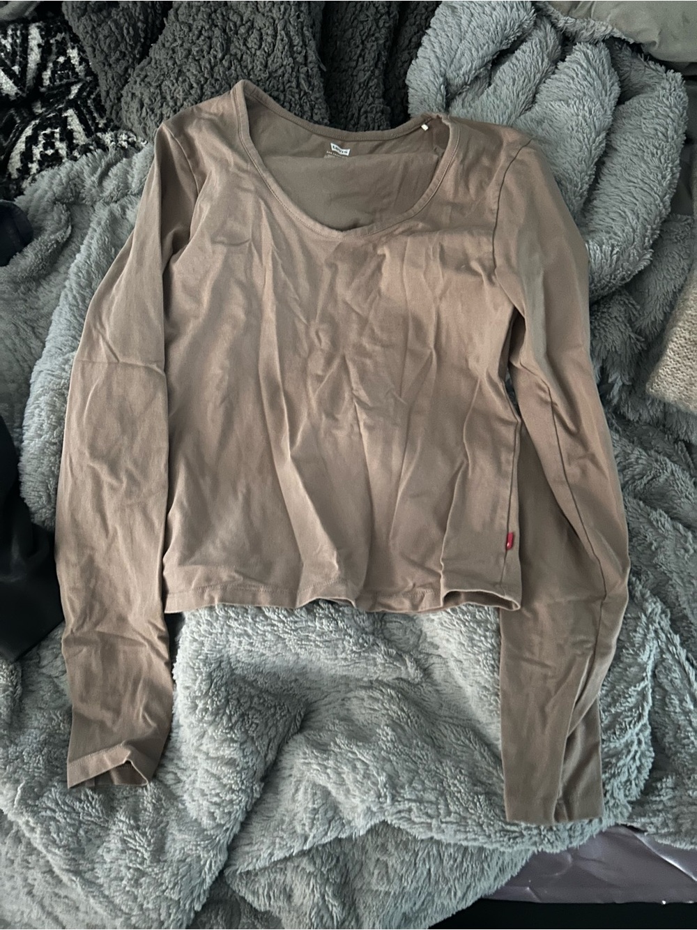 Levi’s long sleeve top tan med